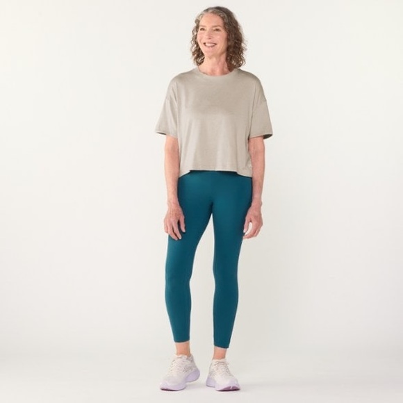 Vuori Women’s Energy T-Shirt Size Large - Picture 4 of 7